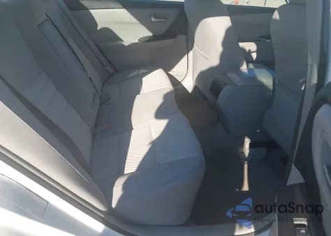 2015 Toyota Camry Le z USA, uszkodzony, nr VIN 4T1BF1FK7FU934546